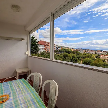 Beschauliches Nur 500 Meter Zum Mit Meerblick Und Waschmaschine * Crikvenica