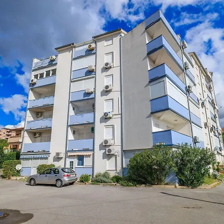 Beschauliches Nur 500 Meter Zum Mit Meerblick Und Waschmaschine Appartamento Crikvenica