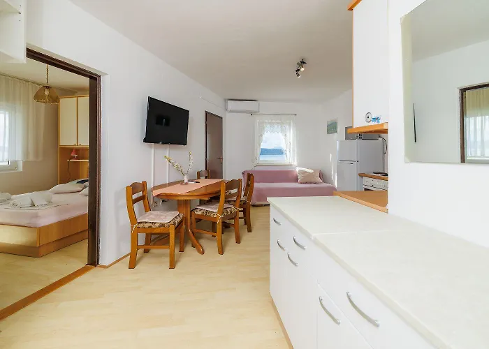 Beschauliches Nur 500 Meter Zum Mit Meerblick Und Waschmaschine * Crikvenica